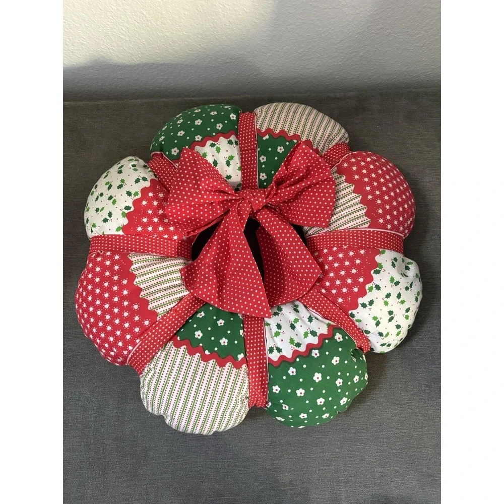 Vintage Christmas Wreath Patchwork 1980's Red Bow Green Floral Country Cottage